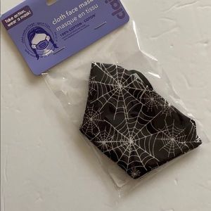😊Free 😊 With $15 Purchase - NWT mask with spider webs - Halloween ?